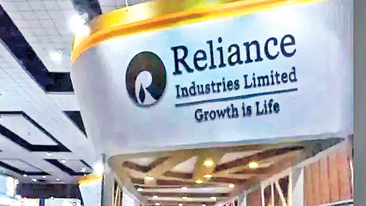 RIL | రిలయన్స్‌ అంచనాలు గల్లంతు.. 11 శాతం తగ్గిన లాభాలు