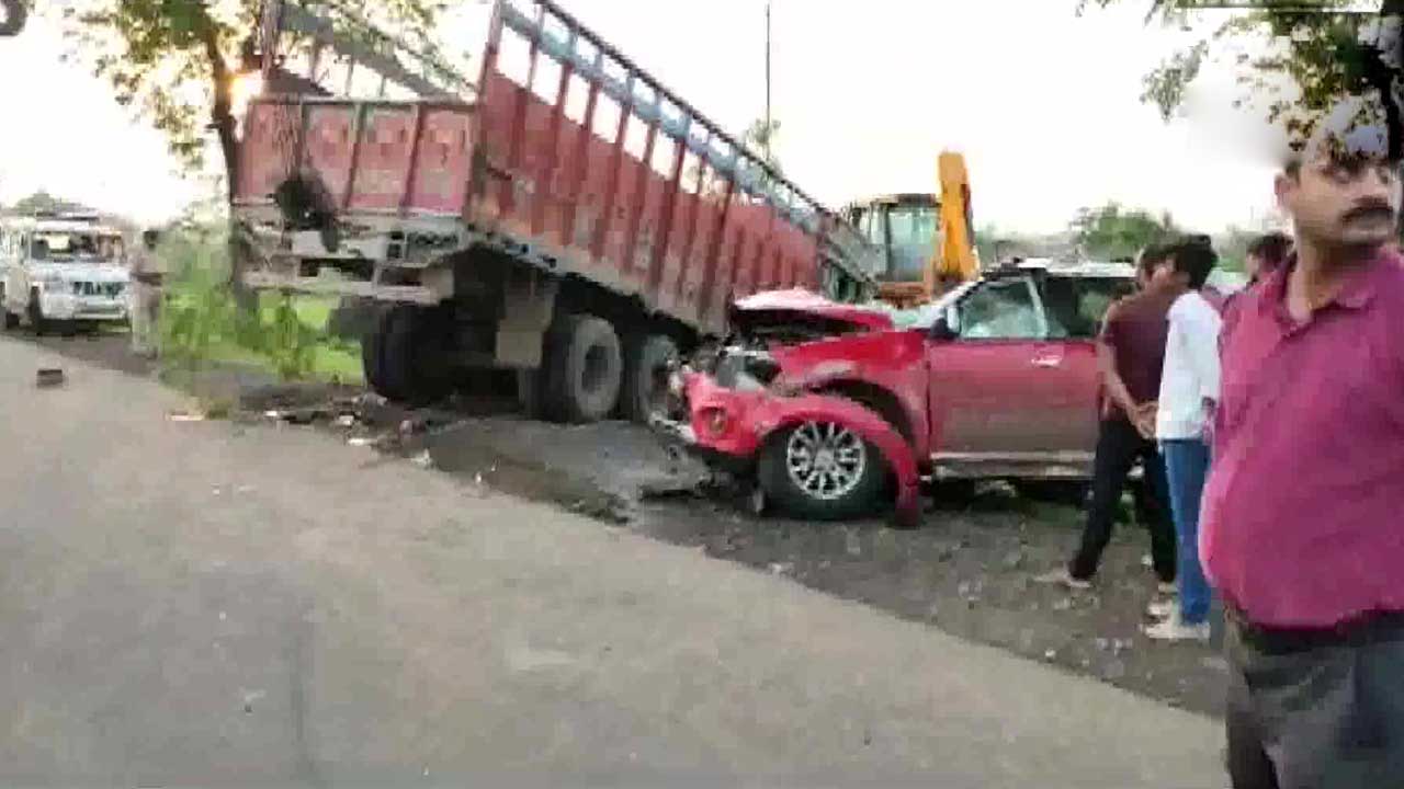 Road accident | కారును ఢీకొట్టిన లారీ.. ఆరుగురు దుర్మరణం