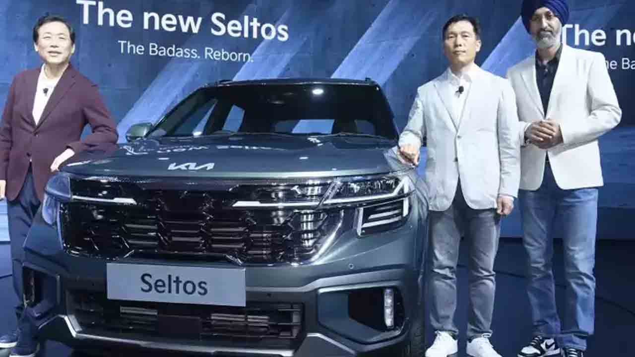 Kia Seltos Facelift | తొలి రోజే అదరగొట్టిన కియా సెల్టోస్.. ఎంత మంది ప్రీ-బుకింగ్స్ చేసుకున్నారంటే..?!