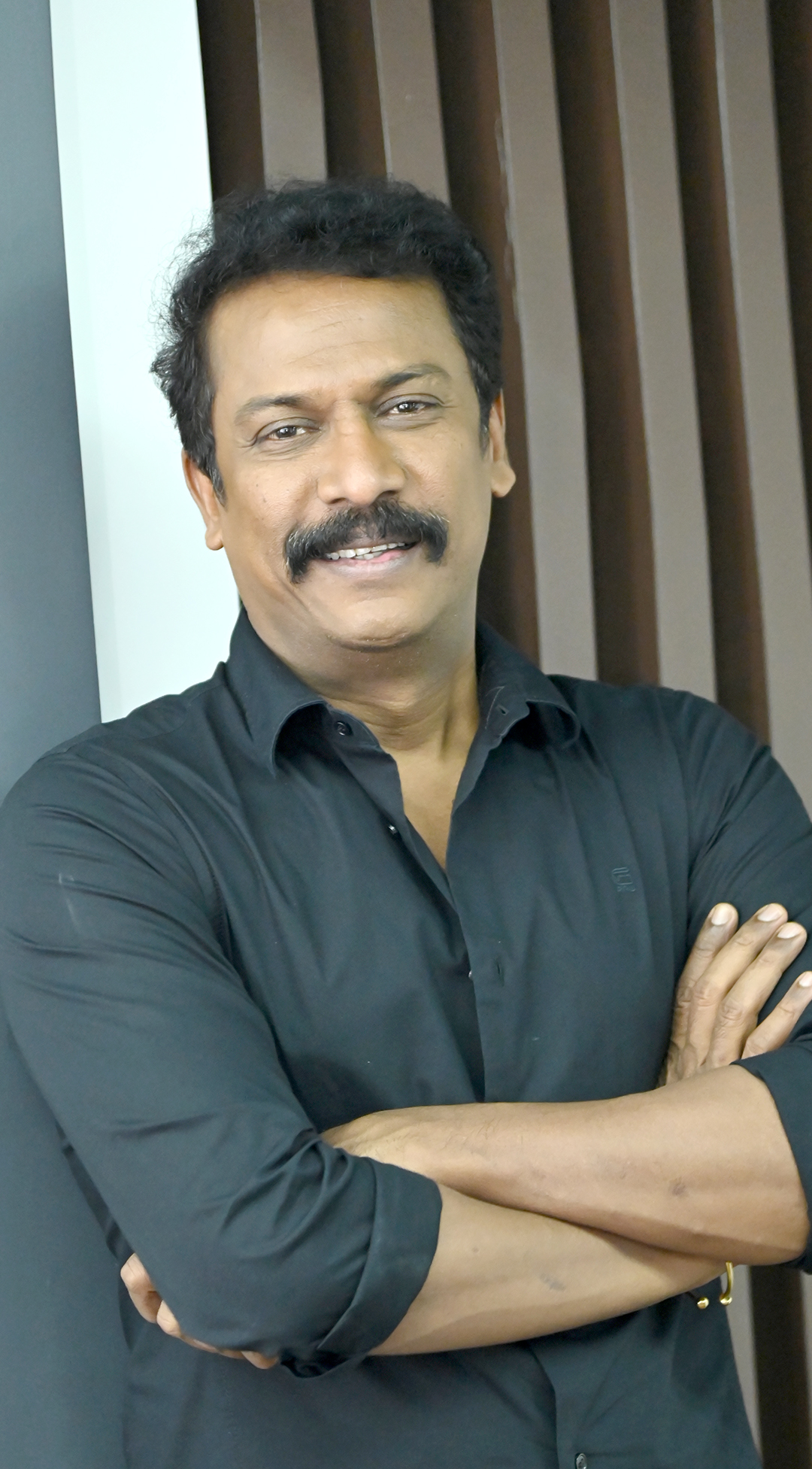 దర్శకుడిగా నేను ఎంతో క్లారిటీగా వున్నాను అనేది ఆయనకు మొదటిరోజే అర్థమైంది. 