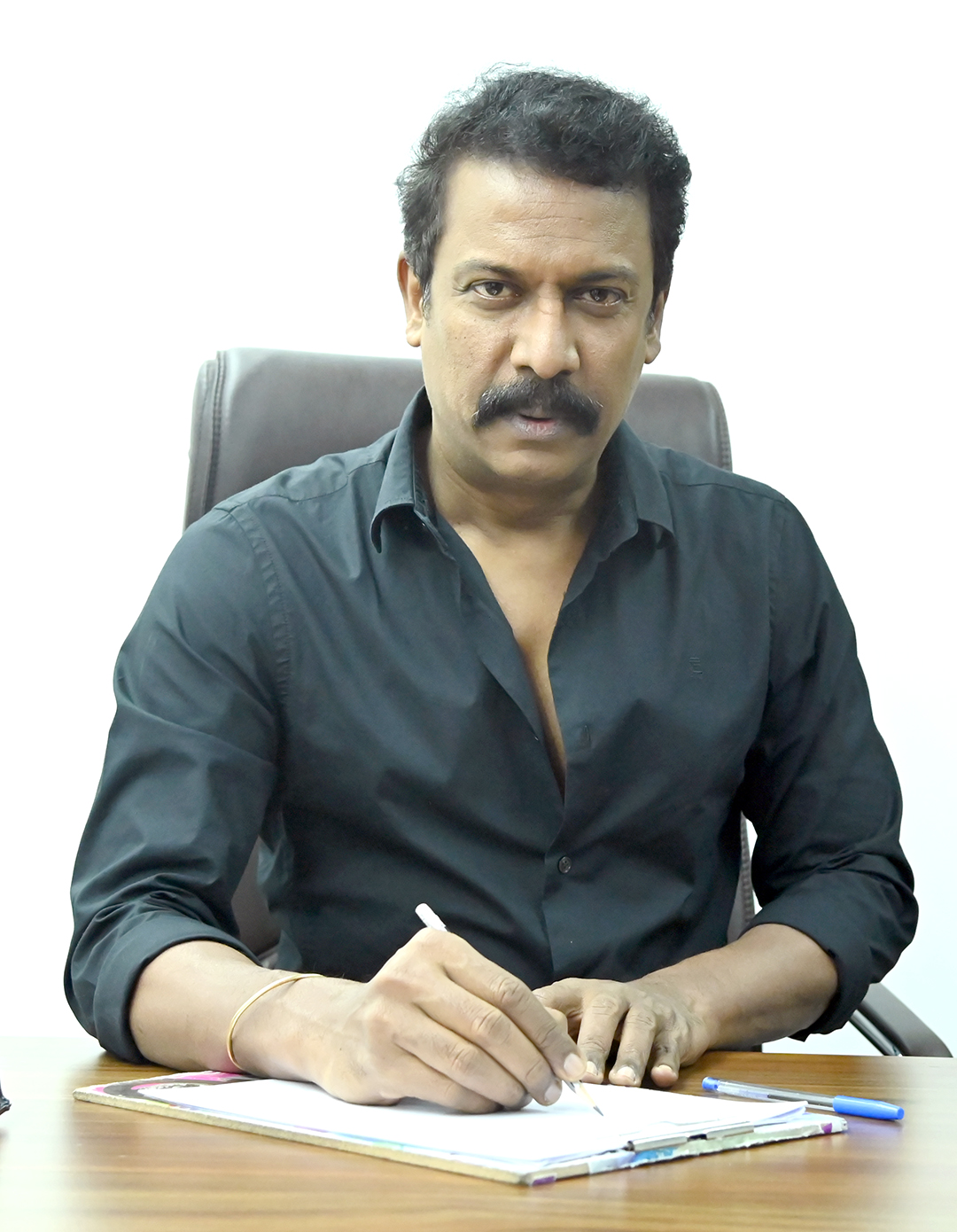 చిత్రానికి సంబంధించి పలు ఆసక్తికర విషయాలను పంచుకున్నారు.