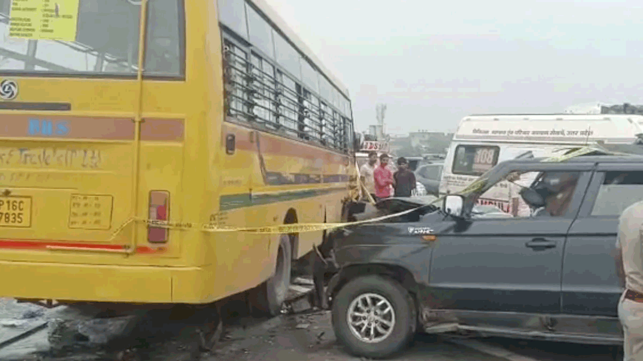 School Bus | ఎస్‌యూవీ కారును ఢీ కొన్న పాఠశాల బస్సు.. ఆరుగురి మృతి