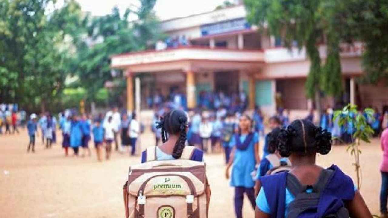 Cyclone Michaung | తుఫాను ప్రభావం.. ఈ జిల్లాలో పాఠశాలలకు సెలవు..!