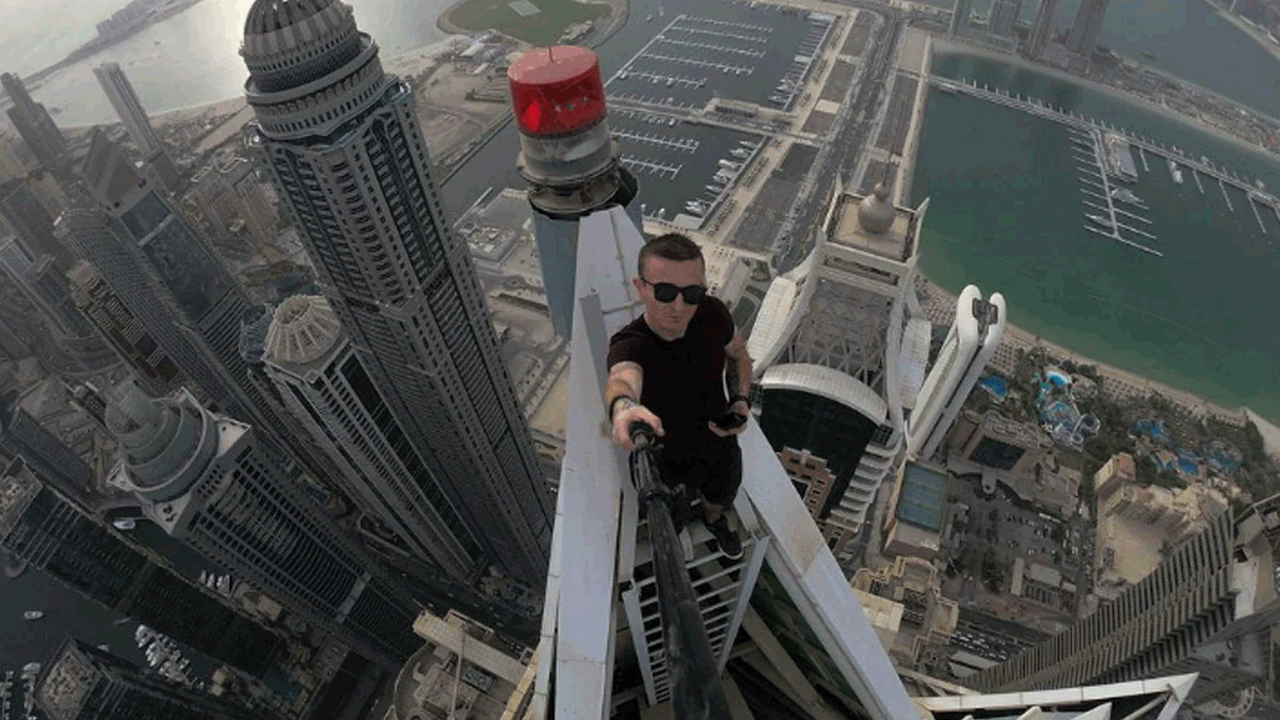 Skyscraper Climbs | 68వ అంతస్తు నుంచి పడి అధిరోహకుడి మృతి