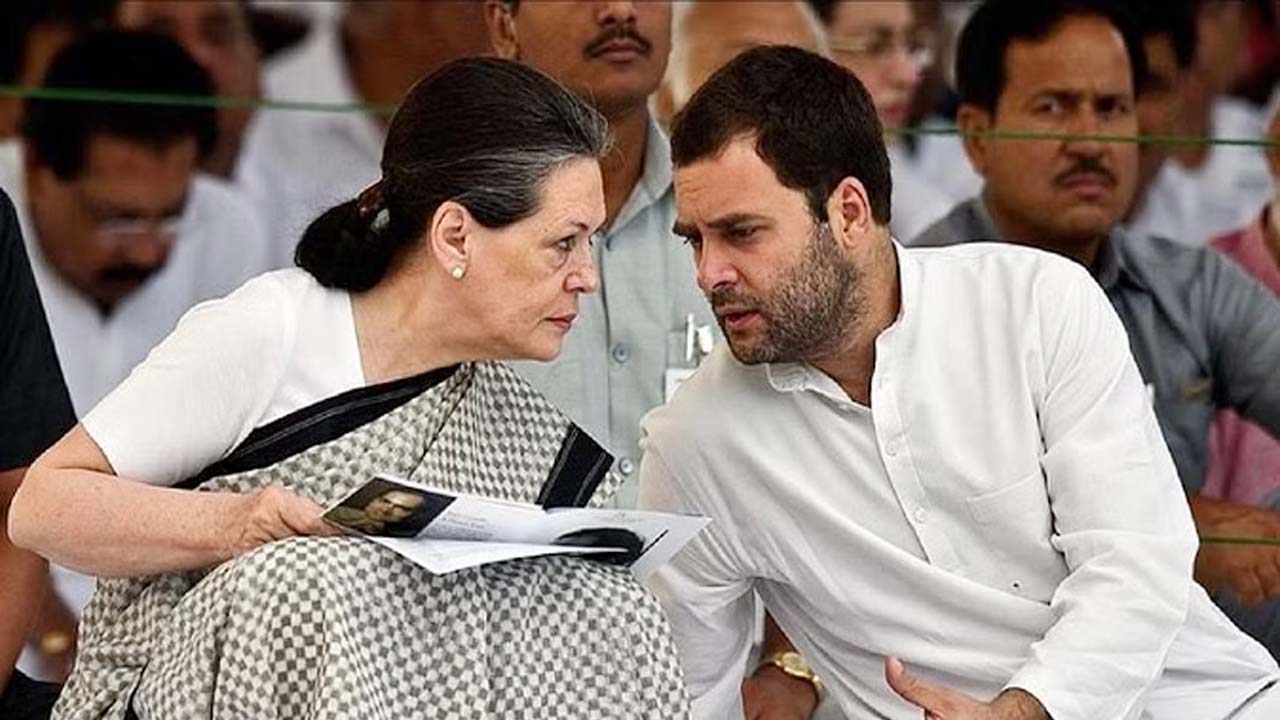 Sonia-Rahul Gandhi Flight Emergency Landing | సోనియా, రాహుల్‌ ప్రత్యేక విమానంలో సాంకేతిక లోపం..! భోపాల్‌లో అత్యవసర ల్యాండింగ్‌..!