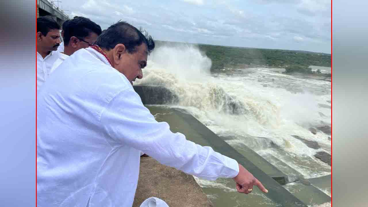 Speaker Pocharam | దేవుని దయతో విస్తారంగా వర్షాలు.. ప్రాజెక్టులోకి పుష్కలంగా నీళ్లు : స్పీకర్‌ పోచారం