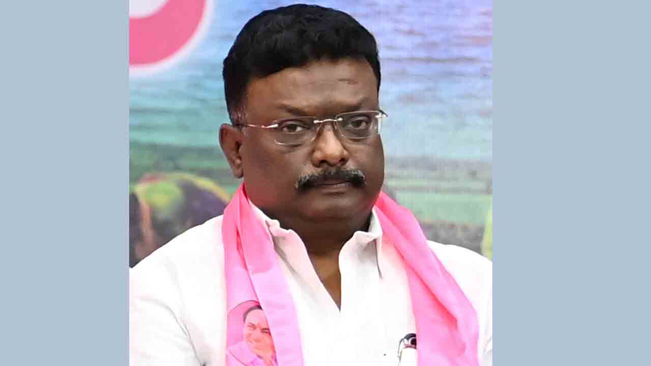 పీసీసీ చీఫ్వి చిల్లర రాజకీయాలు