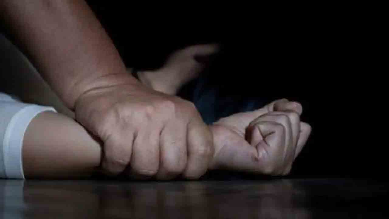 లైంగిక దాడి బాధితురాలిని బిడ్డను కనమని బలవంతం చేయలేం