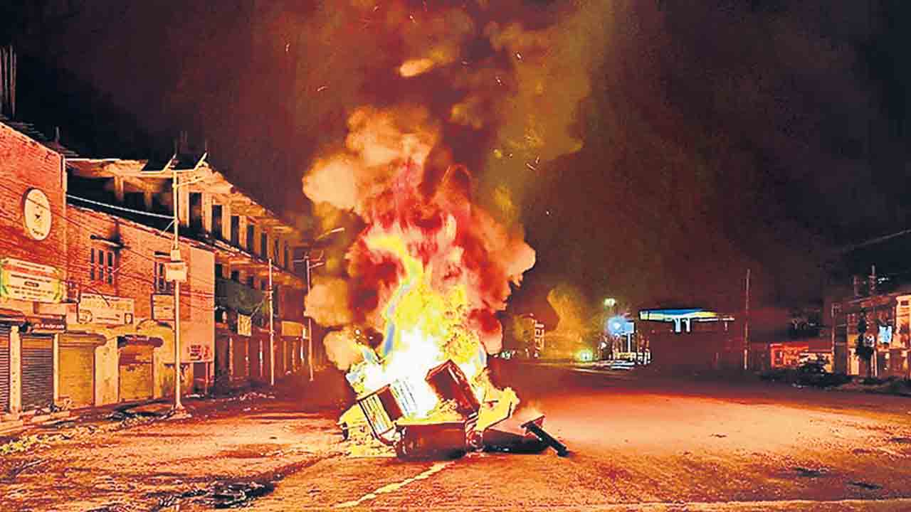 ప్రజల భద్రతకు భరోసా కల్పించండి