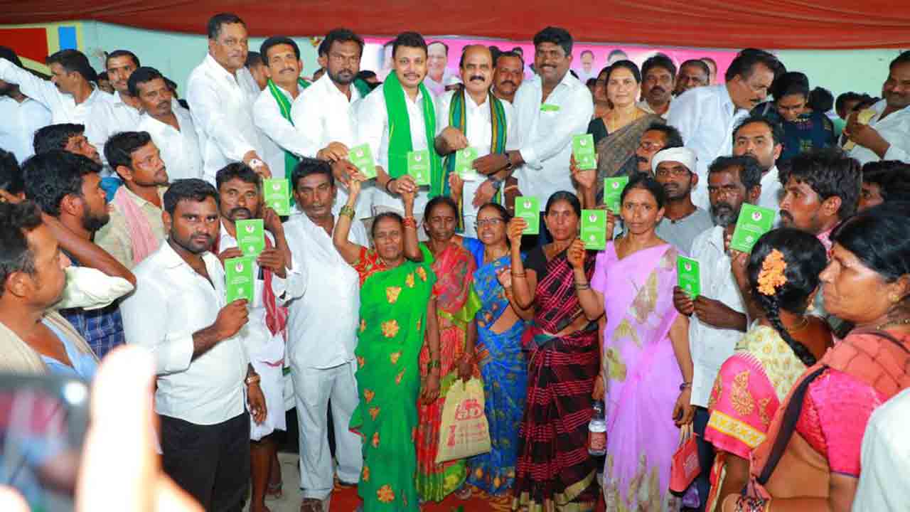 సీఎం కేసీఆర్‌ పాలనలోనే గిరిజనుల అభ్యున్నతి