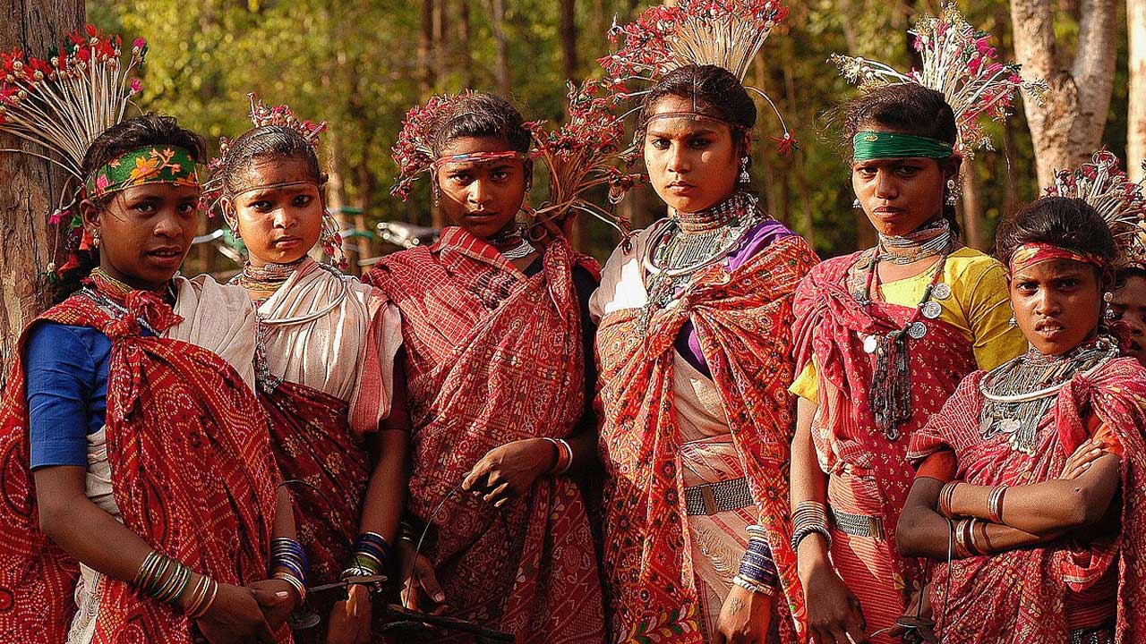 Inter caste Marriages | కులాంతర వివాహం చేసుకుంటే గిరిజన మహిళకు రూ.1 లక్ష జరిమానా.. ఎందుకో తెలుసా..?