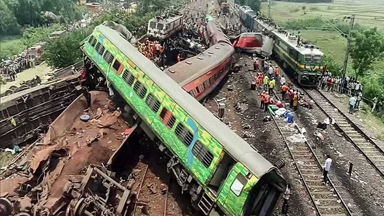 Triple train accident | ఒడిశా రైలు ప్రమాదం కేసు.. ముగ్గురు రైల్వే అధికారులను అరెస్ట్‌ చేసిన సీబీఐ