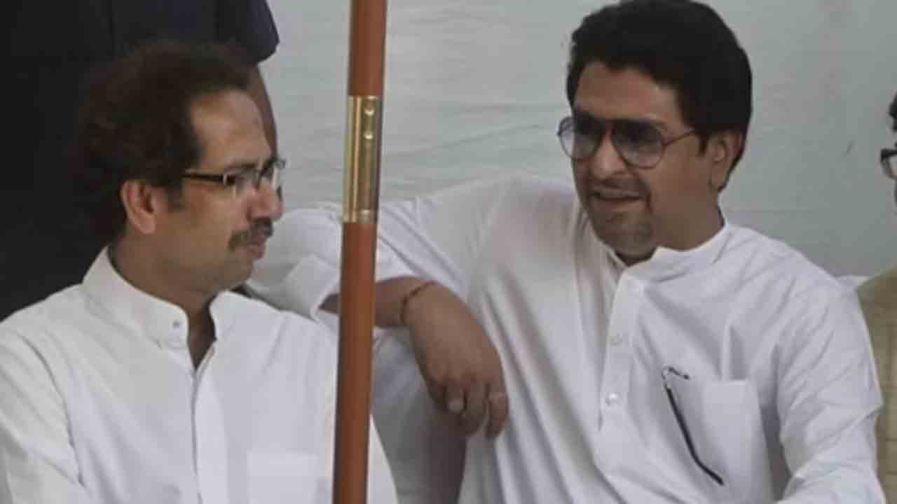 join hands | మహారాష్ట్రలో సంక్షోభం నేపథ్యంలో.. రాజ్‌, ఉద్ధవ్ ఠాక్రే చేతులు కలపాలంటూ పోస్టర్లు