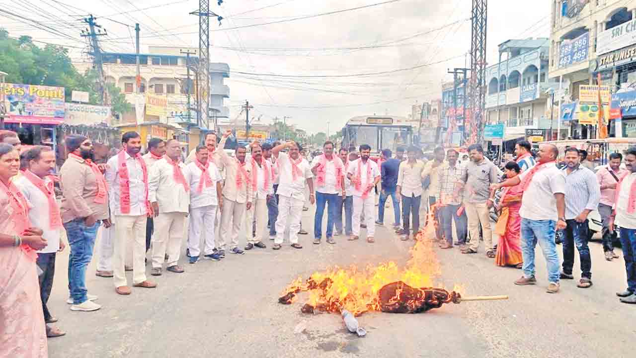 రేవంత్‌రెడ్డి వ్యాఖ్యలపై ఆగ్రహ జ్వాలలు