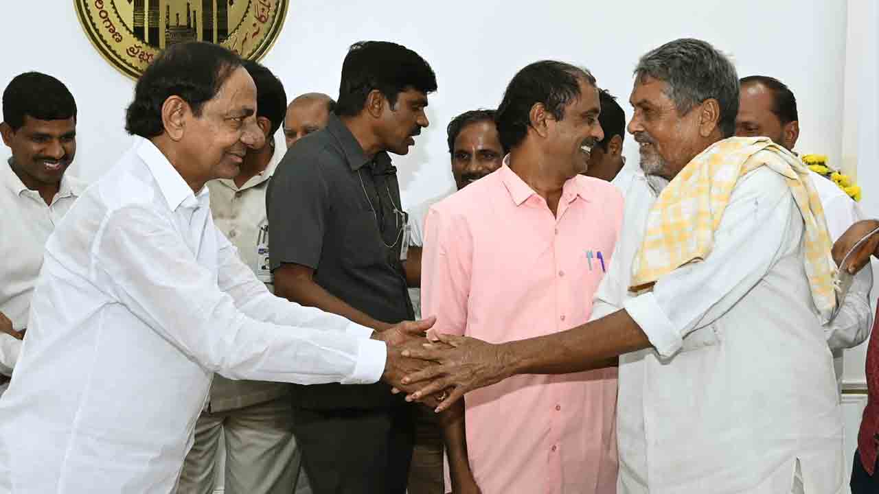 ఫ్యూడల్‌ జాడపై వేటు