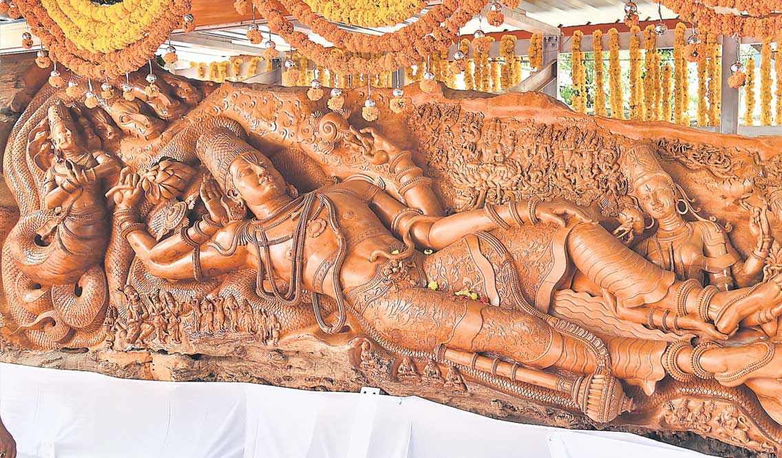 Lord Vishnu | వెయ్యేండ్లనాటి టేకుతో ప్రపంచంలోనే అతిపెద్ద అనంత శేషశయన విష్ణుమూర్తి విగ్రహం.. ఎక్కడుందంటే?