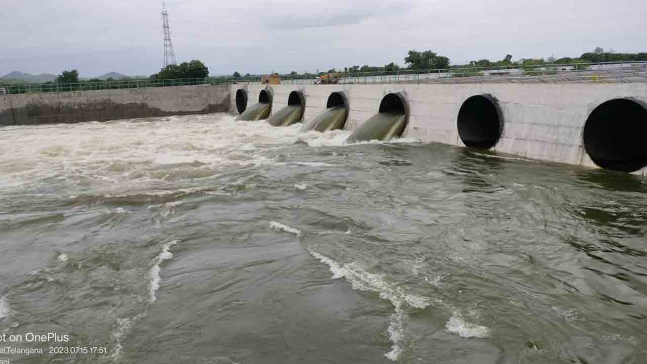 ఎస్సారెస్పీకి రెండు టీఎంసీల వరద