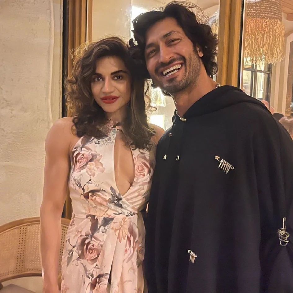 ఇక వెనుదిరిగి చూడాల్సిన అవసరమే రాలేదు. ప్రస్తుతం ఆమె చాలామంది బాలీవుడ్‌ తారలకు, 