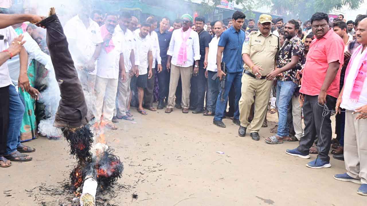 అన్నదాతలంటే అంత చులకనా?