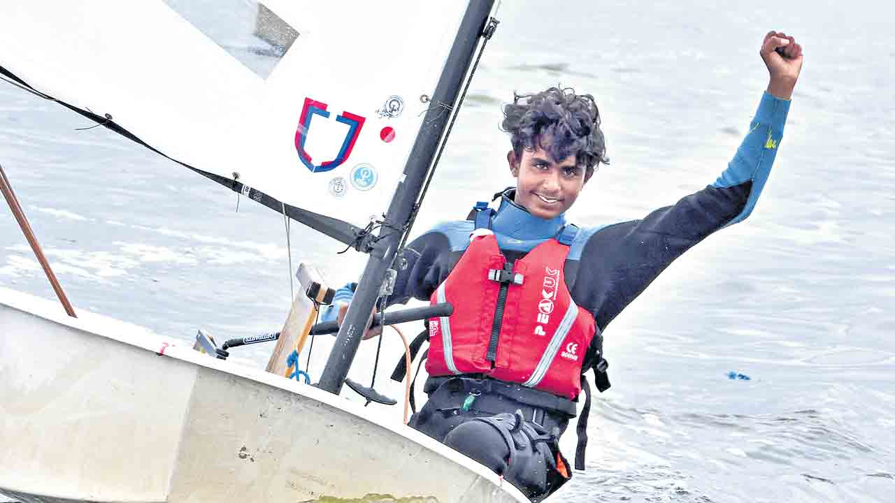 Monsoon Regatta | మాన్‌సూన్‌ రెగట్టా జాతీయ ఛాంపియన్‌షిప్‌లో ఏకలవ్యకు స్వర్ణం