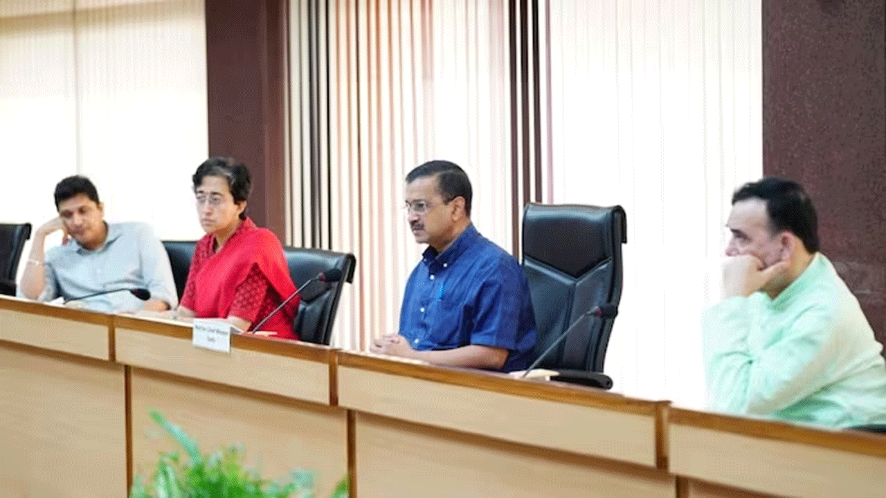 Delhi Floods | లోత‌ట్టు ప్రాంతాల‌ను ఖాళీ చేయండి..వ‌ర‌ద నీటిని చూసేందుకు వెళ్ల‌కండి : కేజ్రీవాల్