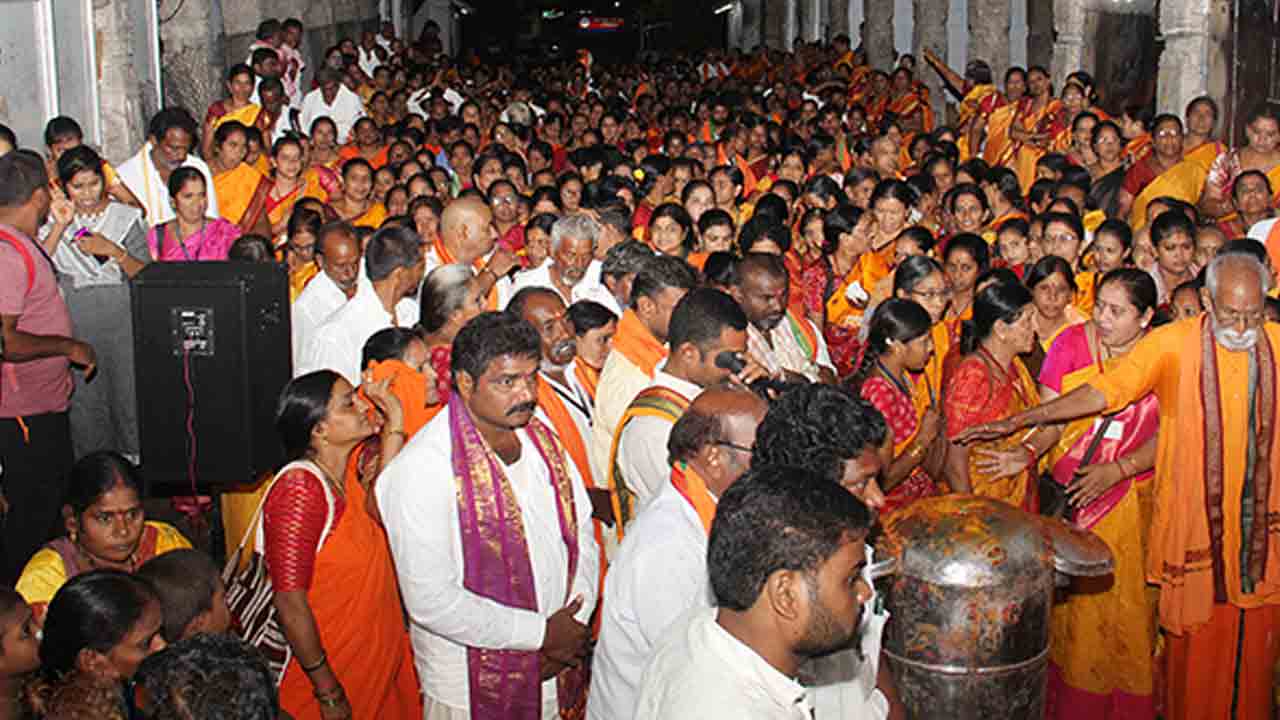 TTD | అలిపిరి వద్ద మెట్లోత్సవం ప్రారంభం.. కాలినడకన తిరుమలకు చేరుకున్న భజన బృందాలు