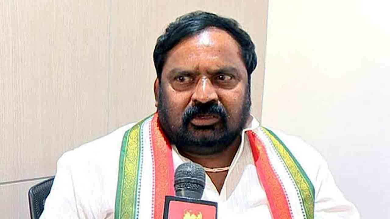 Anjan Kumar Yadav | మాజీ ఎంపీ అంజన్‌కుమార్‌ యాదవ్‌ కుమారుడిపై కేసు