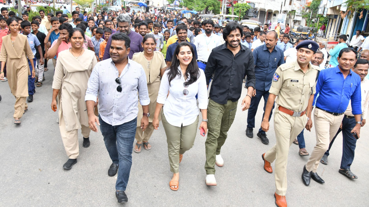 Anti Drugs | యాంటీ డ్రగ్స్‌ ర్యాలీలో ‘బలగం’ టీం.. డ్ర‌గ్స్‌కు అల‌వాటు ప‌డి జీవితాల‌ను నాశ‌నం చేసుకోవ‌ద్ద‌ని సూచ‌న‌