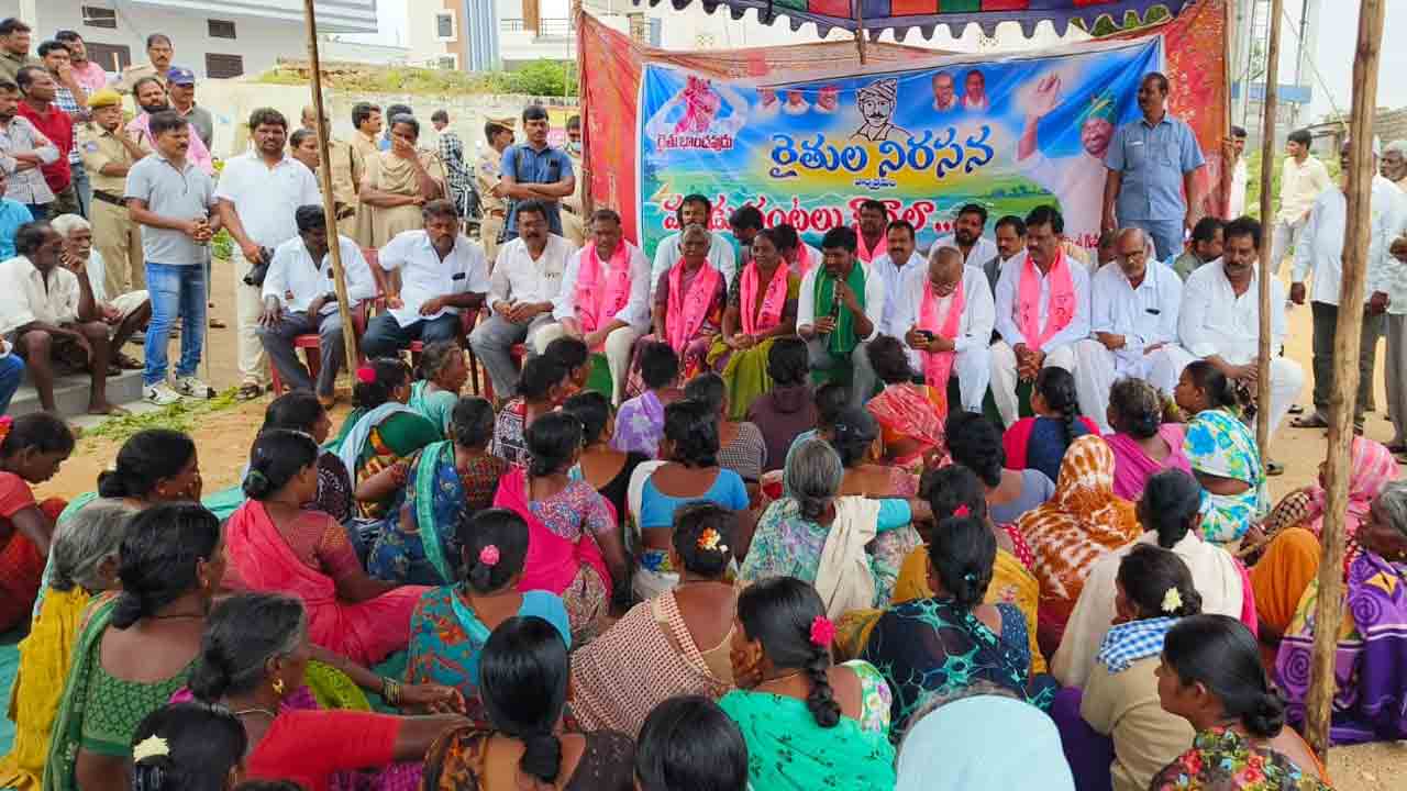 Free current | తెలంగాణ సాగుపై కాంగ్రెస్‌ కుట్రలు : ప్రభుత్వ విప్ గువ్వల బాలరాజు