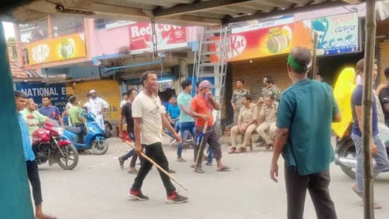 West Bengal | బెంగాల్ పంచాయ‌తీ ఎన్నిక‌లు హింసాత్మ‌కం.. 12 మంది మృతి