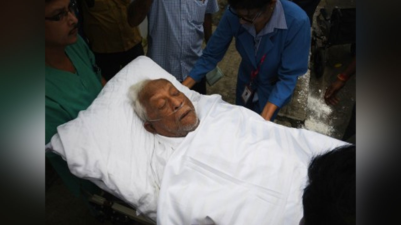 Buddhadeb Bhattacharya | మాజీ సీఎం బుద్ధ‌దేవ్ భ‌ట్టాచార్య ఆరోగ్య ప‌రిస్థితి విష‌మం.. ఆస్ప‌త్రిలో చేరిక‌