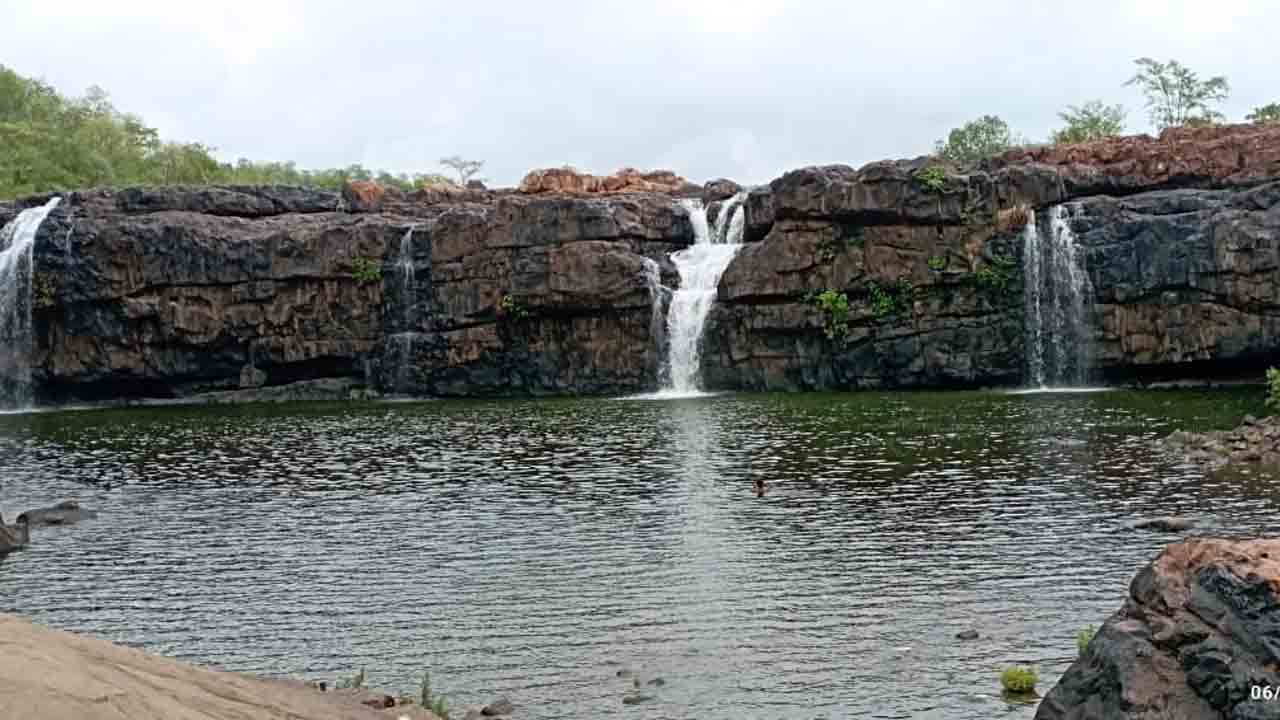 Bhogatha waterfall | కనువిందు చేస్తున్న బొగత జలపాతం..వీడియో