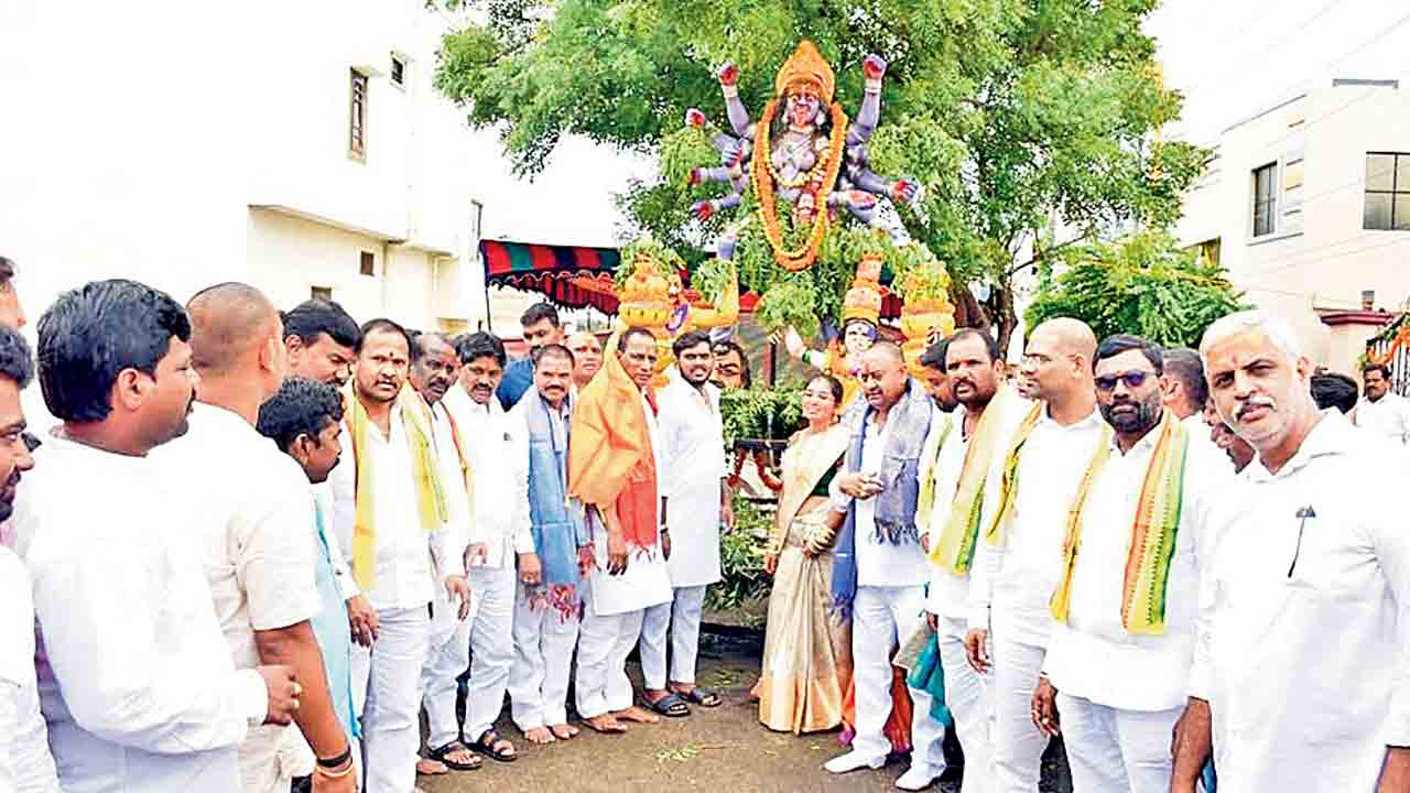 తెలంగాణ సంస్కృతికి ప్రతీక బోనాలు