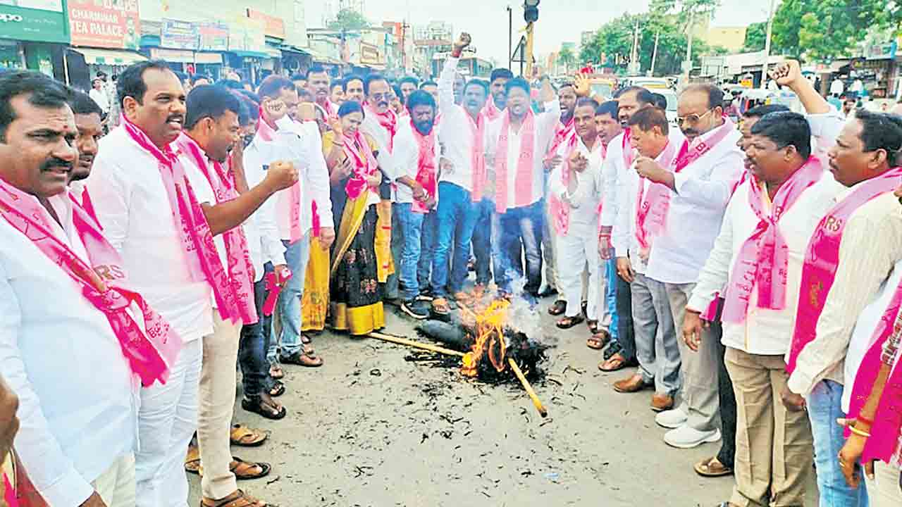 రేవంత్‌రెడ్డి వ్యాఖ్యలపై భగ్గుమన్న రైతులు