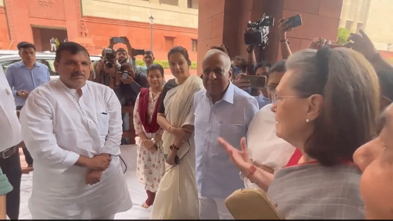 Manipur Violence | ఆప్ ఎంపీ సంజ‌య్ సింగ్‌కు సోనియా గాంధీ బాస‌ట