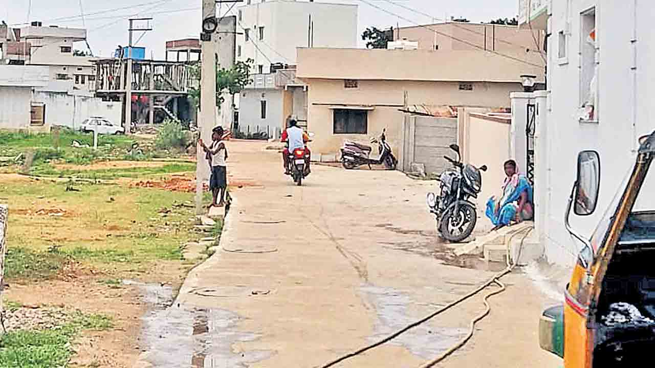 మంత్రి సహకారం..సమస్యకు పరిష్కారం