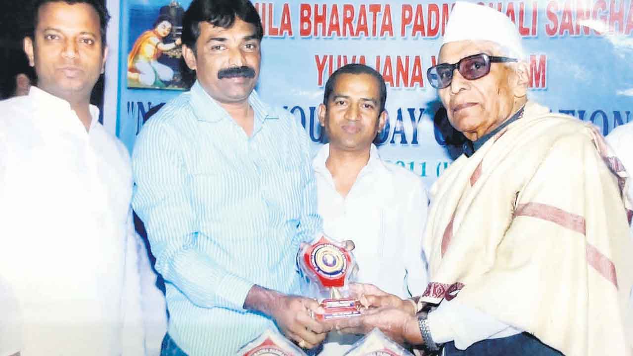 కుంచె కదిపితే అద్భుత ‘చిత్ర’మే