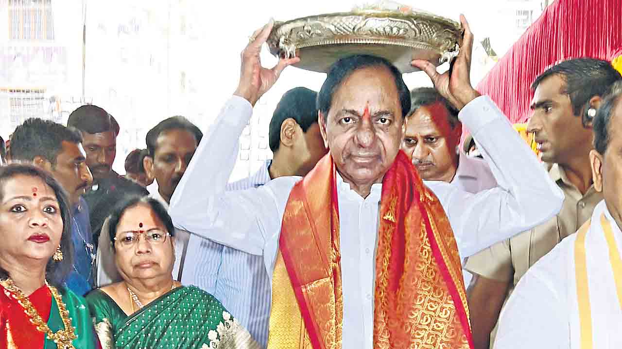 వైభవంగా లష్కర్‌ బోనాలు