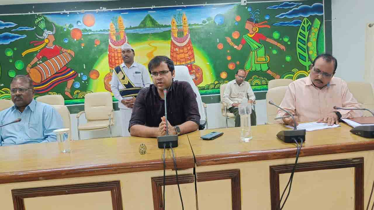 ముంపు ప్రాంతాల్లో వైద్య శిబిరాలు ఏర్పాటు చేయాలి