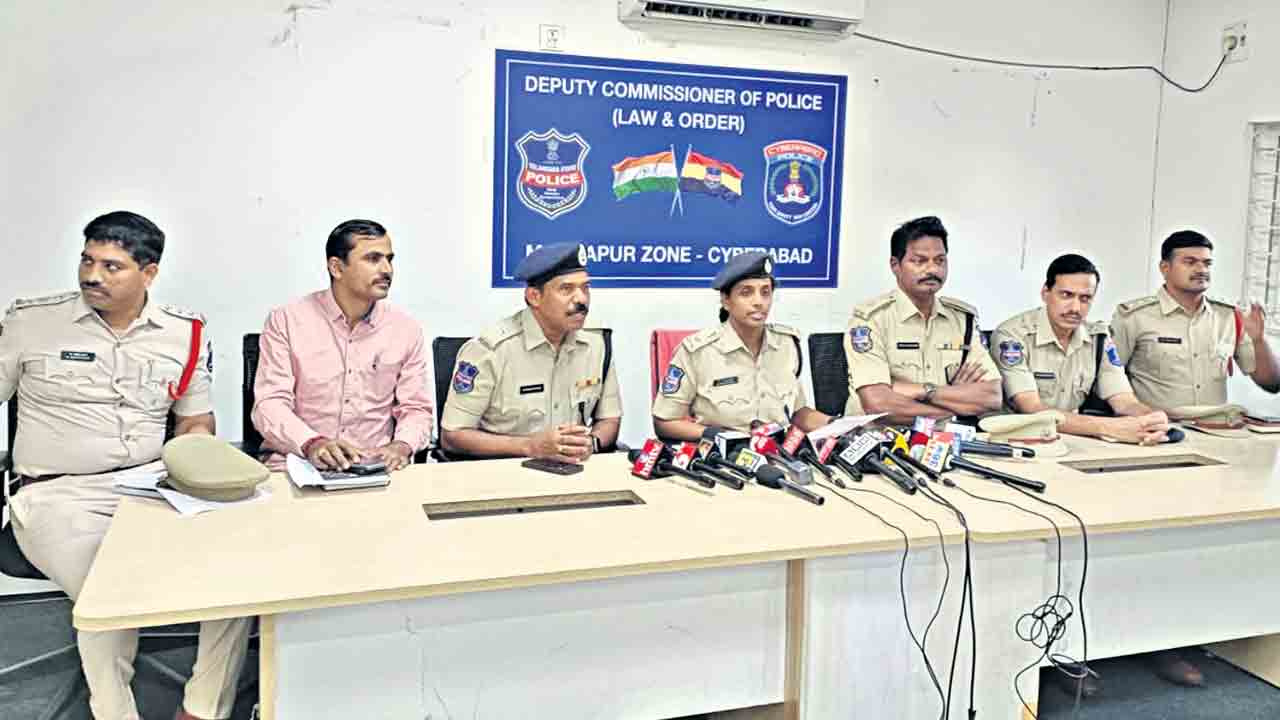 ఖరీదైన కార్ల దొంగ అరెస్టు