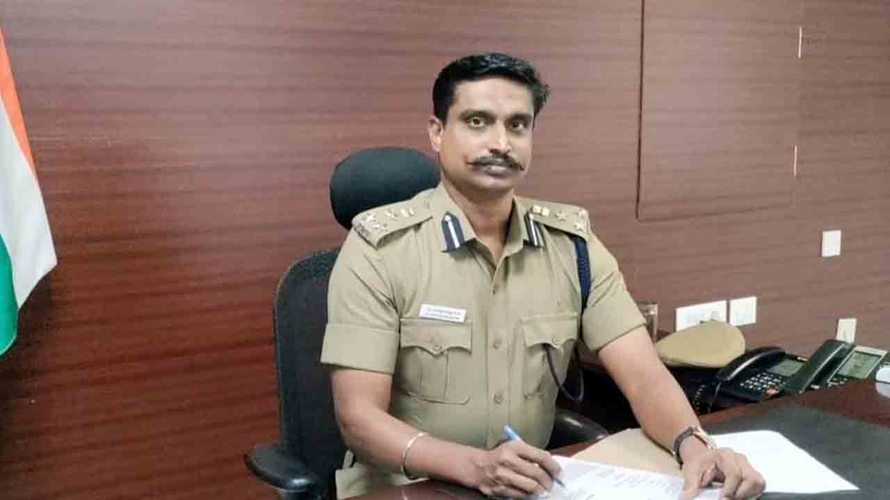 రివాల్వర్‌తో కాల్చుకుని డీఐజీ ఆత్మహత్య