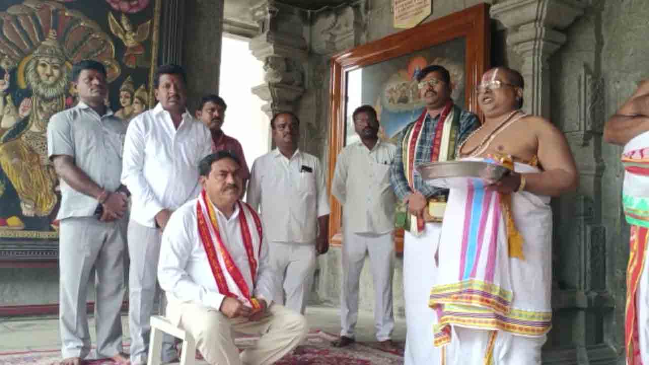 Minister Errabelli | యాదాద్రీశ్వరుడి సేవలో మంత్రి ఎర్రబెల్లి