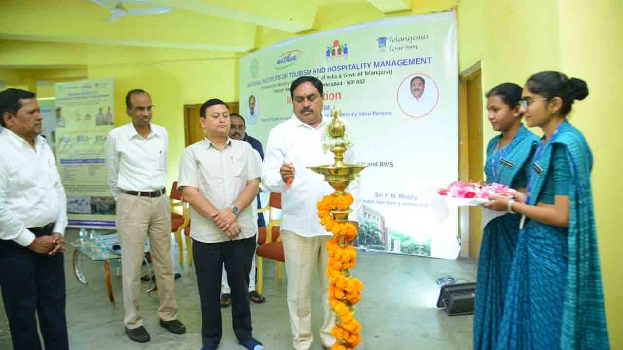 Minister Errabelli | సీఎం కేసీఆర్‌ మనసున్న మారాజు : మంత్రి ఎర్రబెల్లి