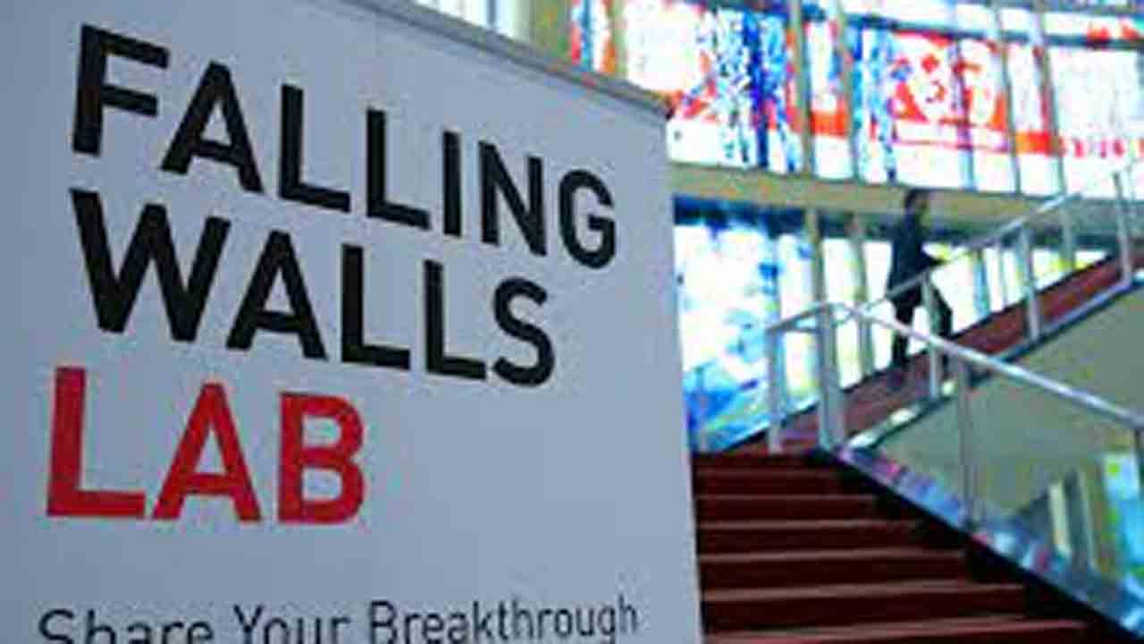 హైదరాబాద్‌కు ఫాలింగ్‌ వాల్స్‌