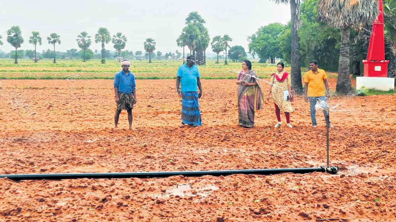 సేకరిస్తూ.. సూచనలిస్తూ..