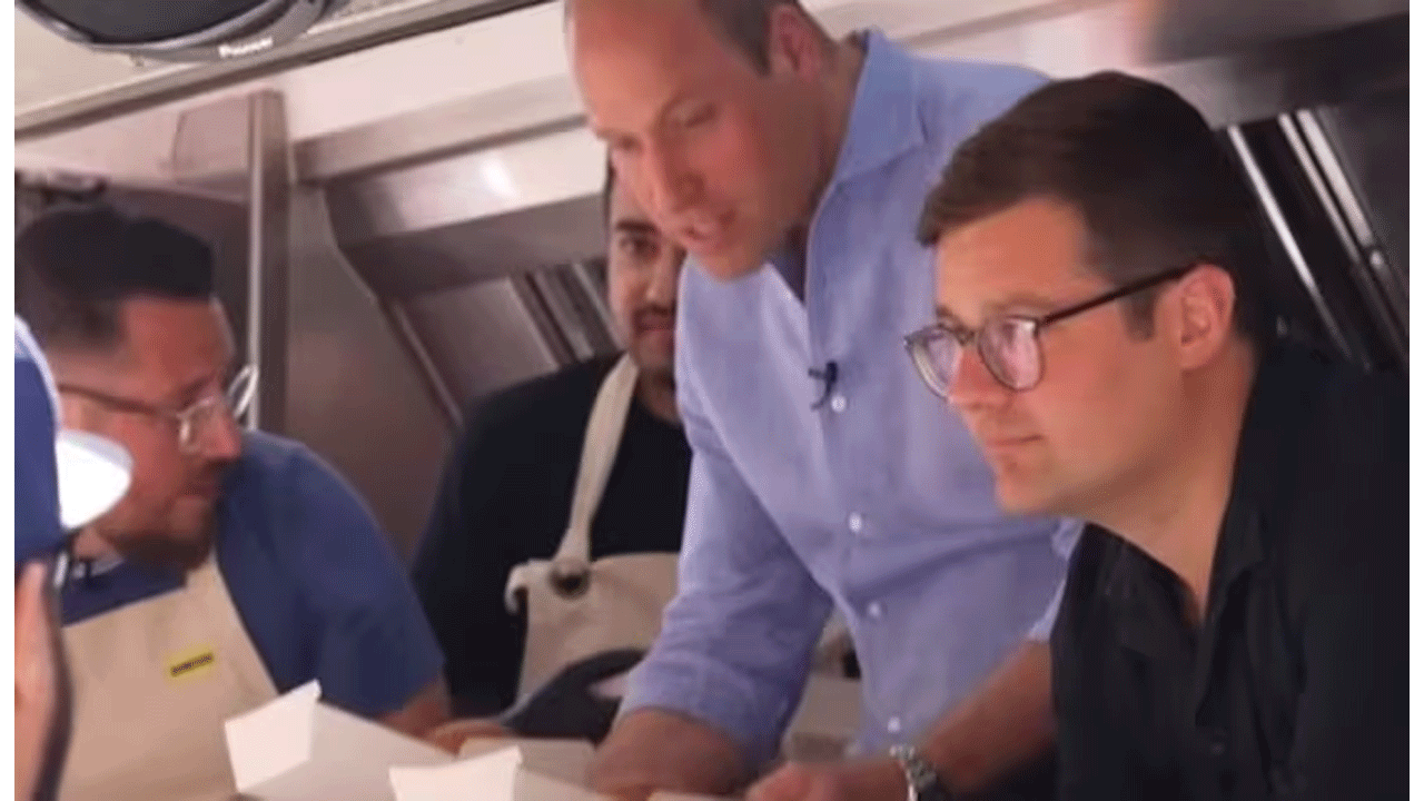 Viral Video | ప‌ర్యావ‌ర‌ణ హిత బ‌ర్గ‌ర్ల‌ను స‌ర్వ్ చేసిన ప్రిన్స్ విలియం