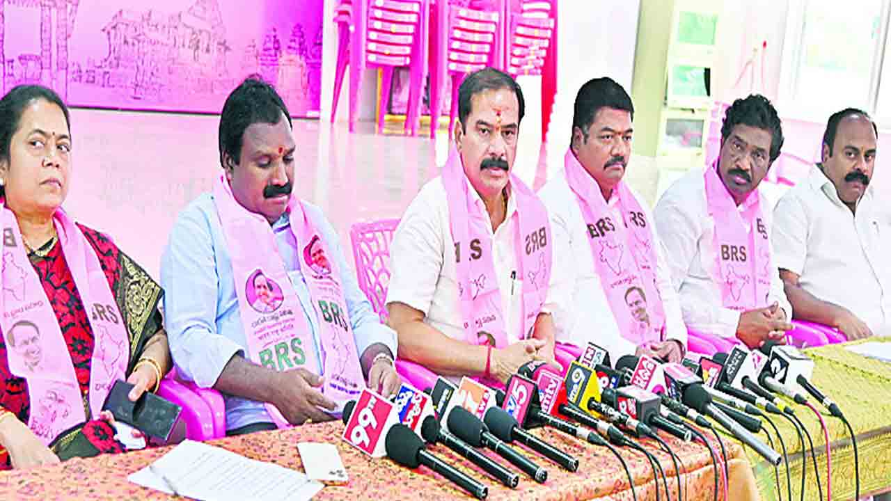 కోచ్ ఫ్యాక్టరీ ప్రకటన చేశాకే మోదీ వరంగల్కు రావాలి