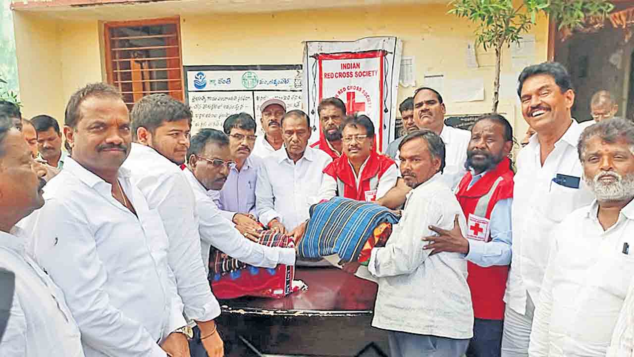 ప్రజలకు అండగా ప్రభుత్వం