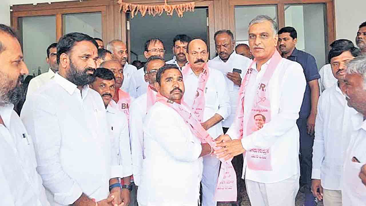 బీఆర్‌ఎస్‌లో చేరికలో జోష్