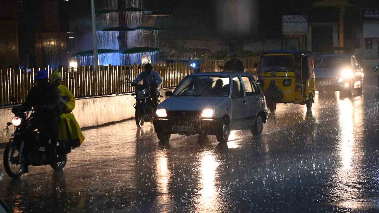 Rain Alert | హైదరాబాద్‌లో పలుచోట్ల వర్షం..!